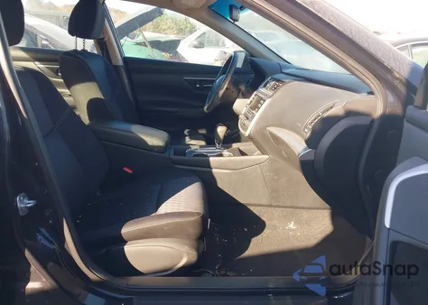 2016 Nissan Altima 2.5 Sv z USA, uszkodzony, nr VIN 1N4AL3AP9GC174477